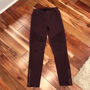 ⭐️⭐️Maroon Moto Leggings